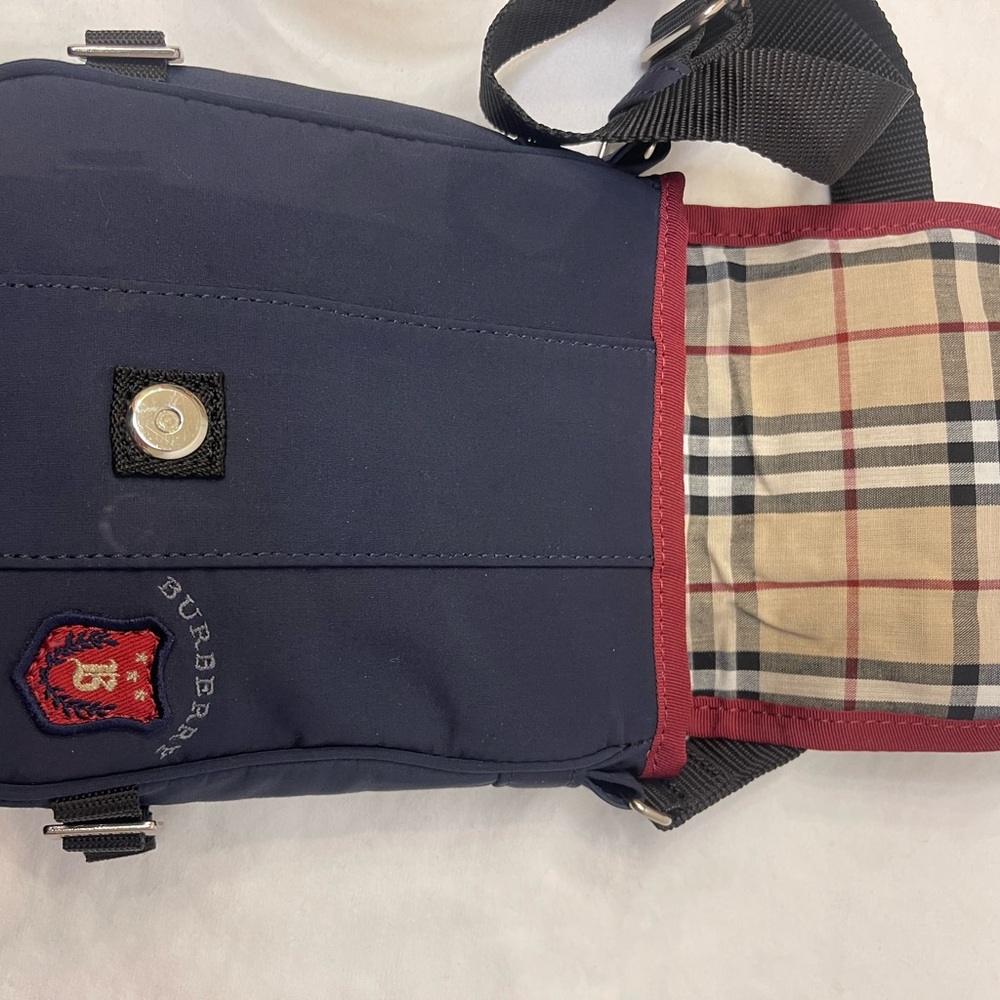 Burberry London Nylon Mini Bag 6" X
6.5 X 2" EUC - Picture 10 of 16